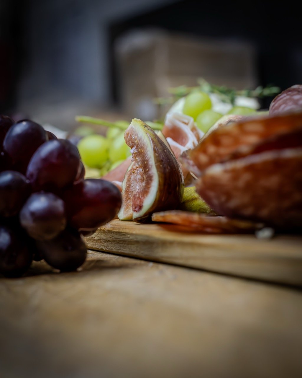 Gros plan de fruits frais et de pain